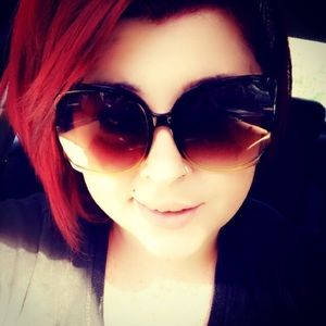 Meet your Posher, Samantha